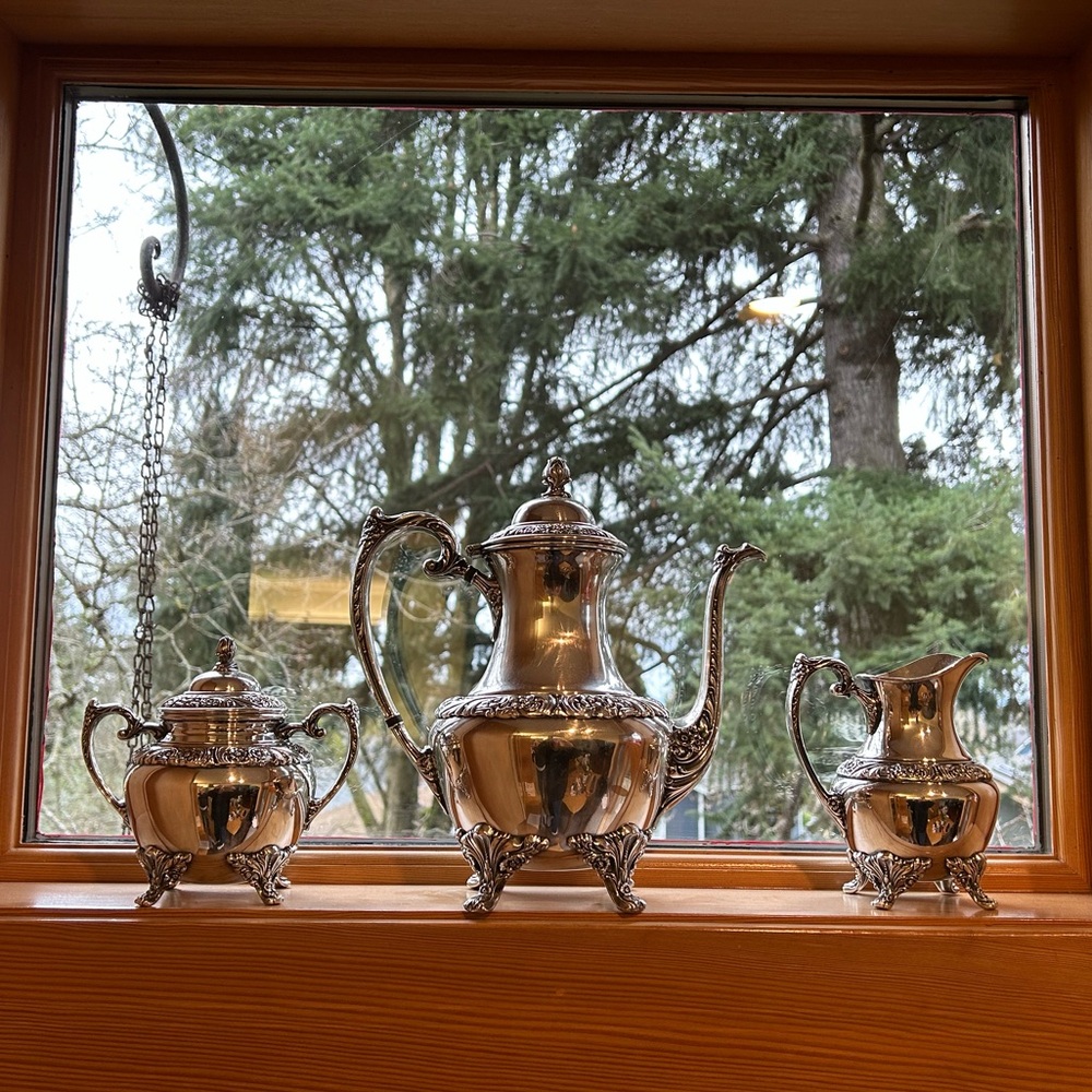 1847 Rogers Bros vintage silver tea set in awesome condition!